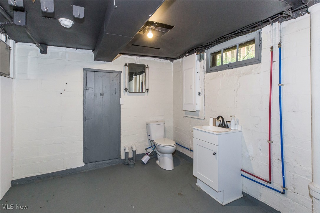 457 S Firestone Boulevard Akron OH 44301