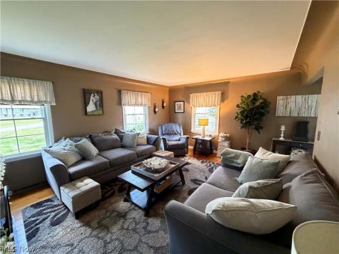 91 Green Bay Drive Youngstown OH 44512