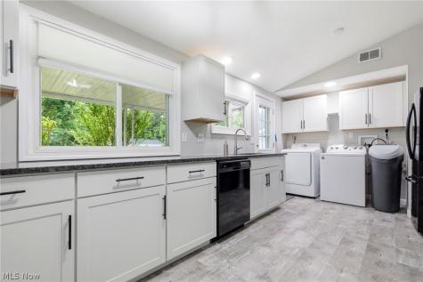 9164 Weaver Road Ravenna OH 44266