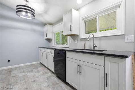 9164 Weaver Road Ravenna OH 44266