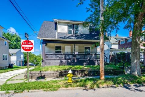 2216 10th Street SW Akron OH 44314