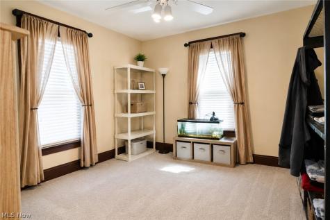 24 Lincoln Avenue Niles OH 44446