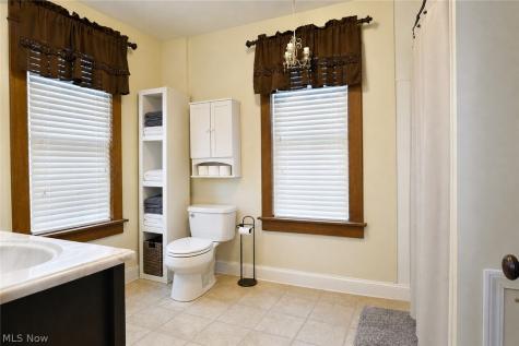24 Lincoln Avenue Niles OH 44446