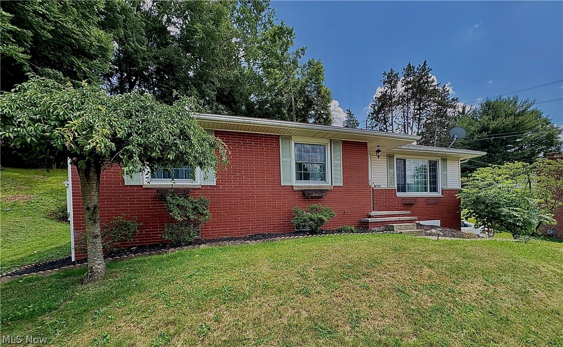 1759 Buena Vista Drive Coshocton OH 43812