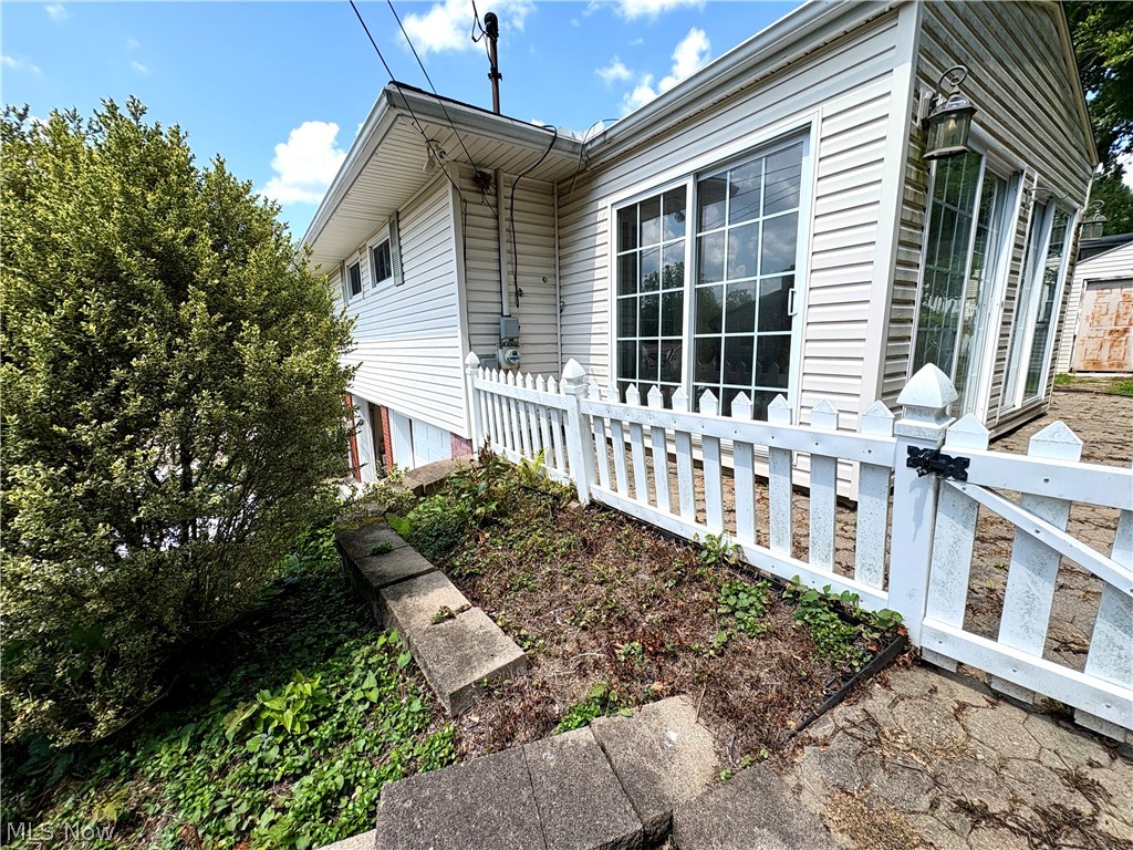 1759 Buena Vista Drive Coshocton OH 43812