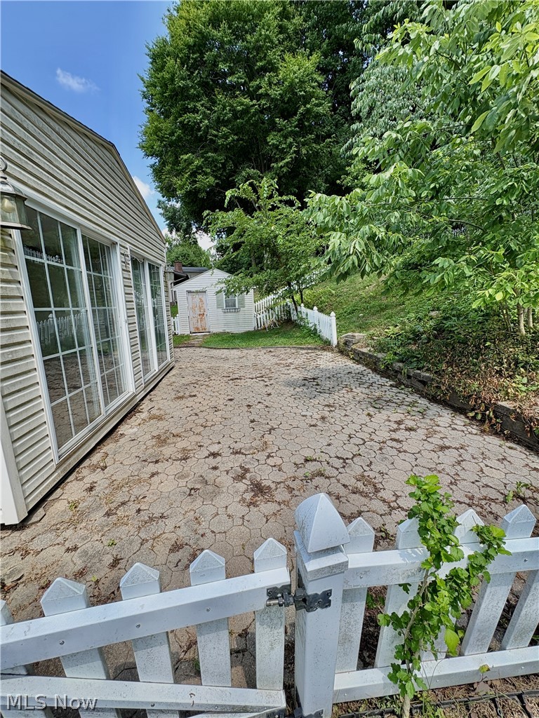 1759 Buena Vista Drive Coshocton OH 43812