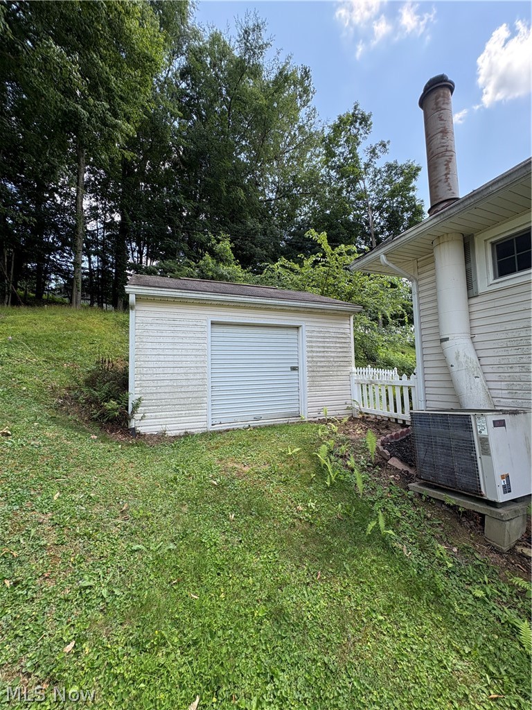1759 Buena Vista Drive Coshocton OH 43812