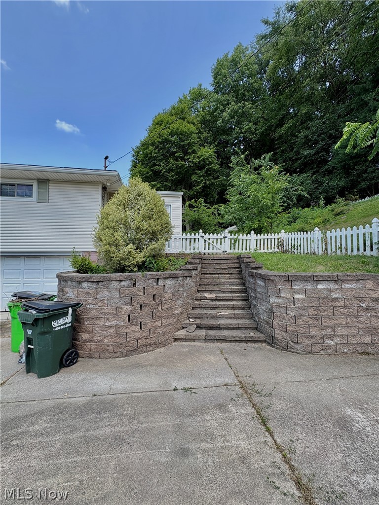 1759 Buena Vista Drive Coshocton OH 43812