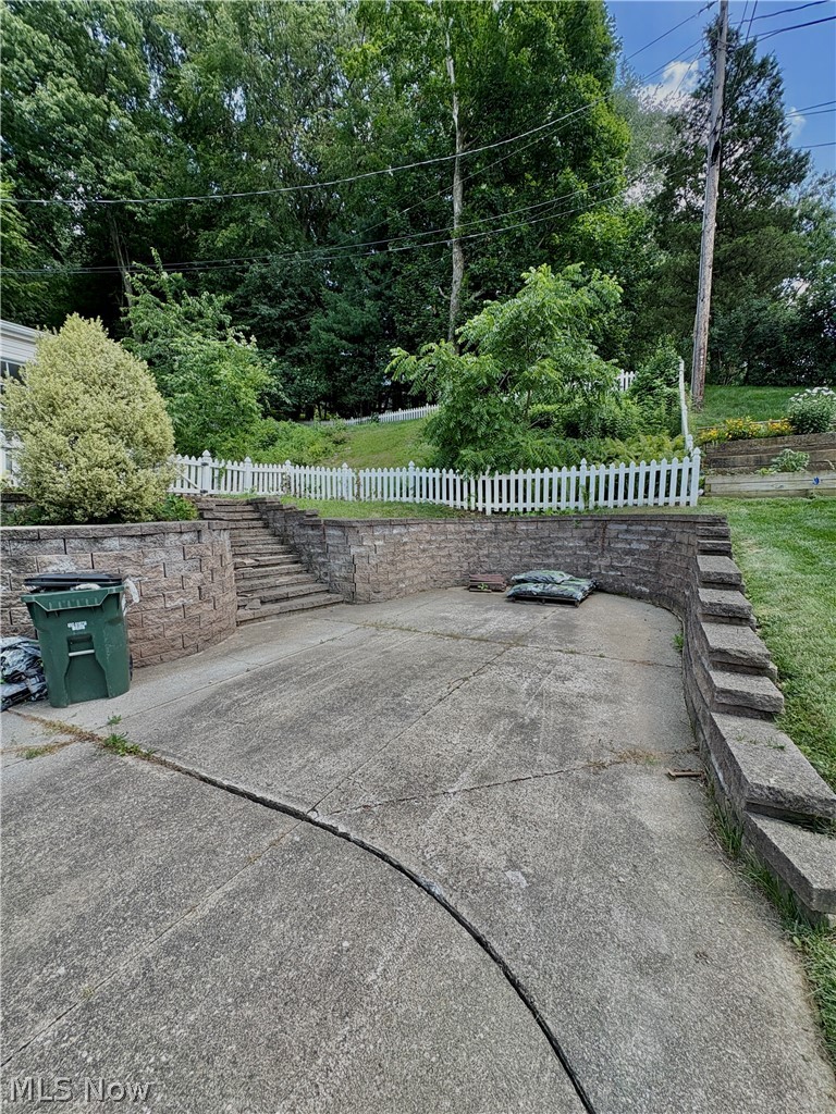 1759 Buena Vista Drive Coshocton OH 43812