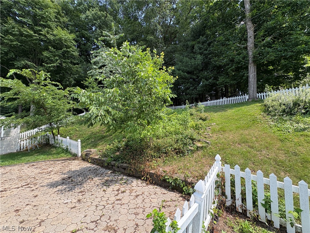 1759 Buena Vista Drive Coshocton OH 43812