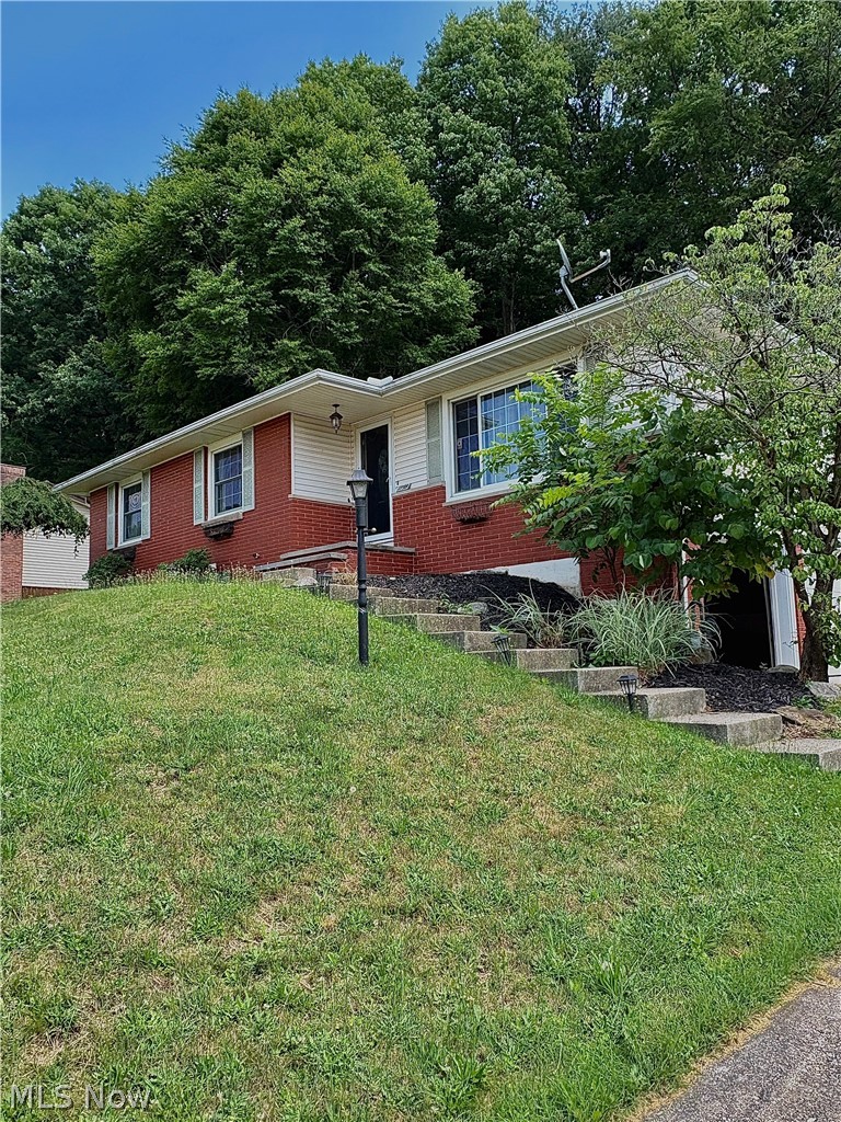 1759 Buena Vista Drive Coshocton OH 43812