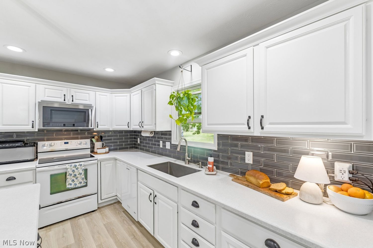 6151 Apple Creek Road Smithville OH 44677