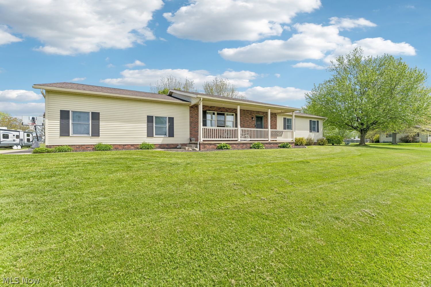 6151 Apple Creek Road Smithville OH 44677