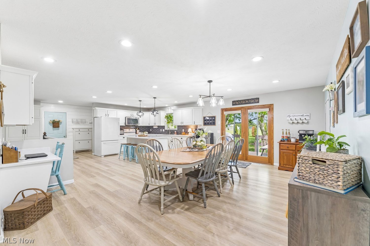 6151 Apple Creek Road Smithville OH 44677