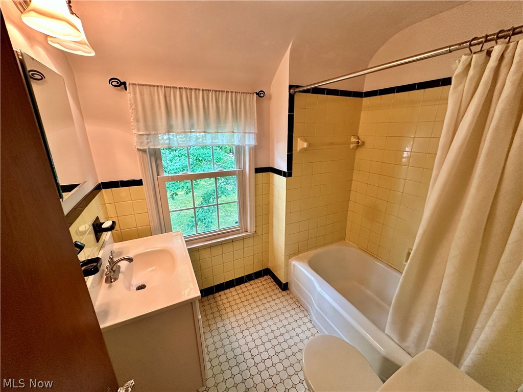19631 Delaware Drive Euclid OH 44117