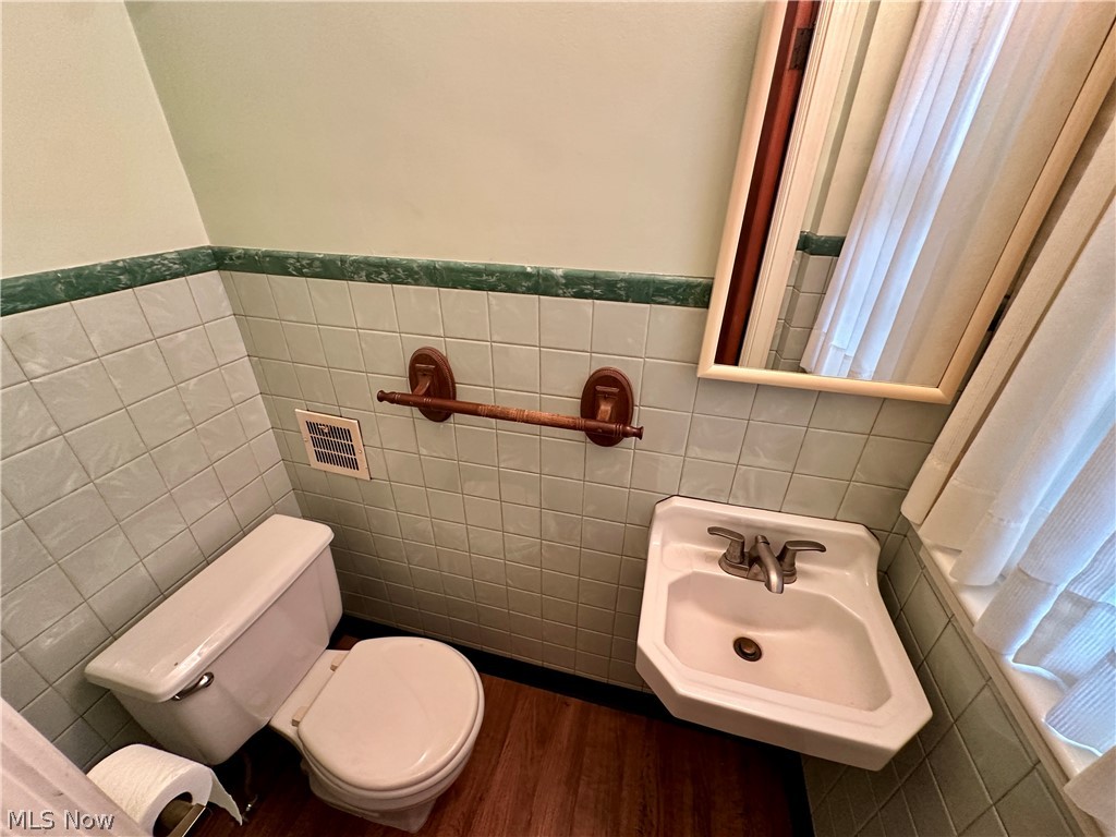 19631 Delaware Drive Euclid OH 44117