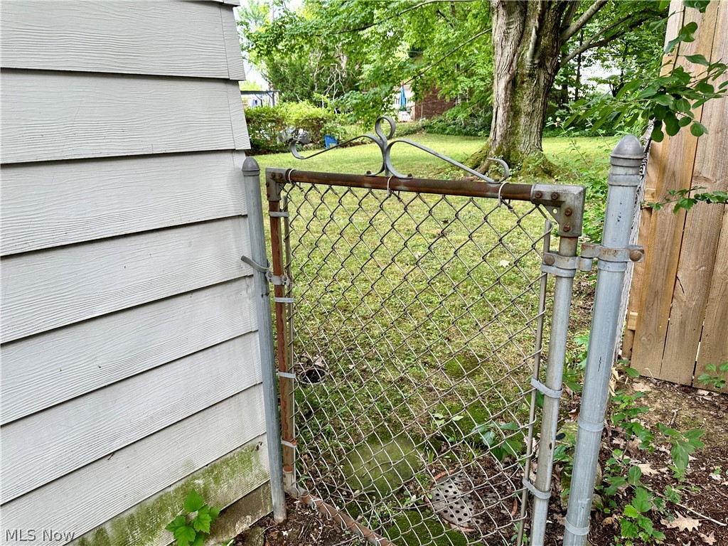 19631 Delaware Drive Euclid OH 44117