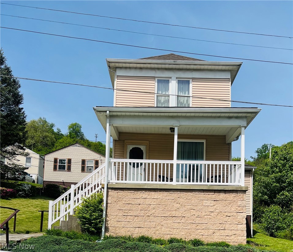 1121 N 7th Street Martins Ferry OH 43935