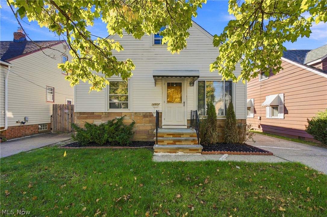 16907 Puritas Avenue Cleveland OH 44135