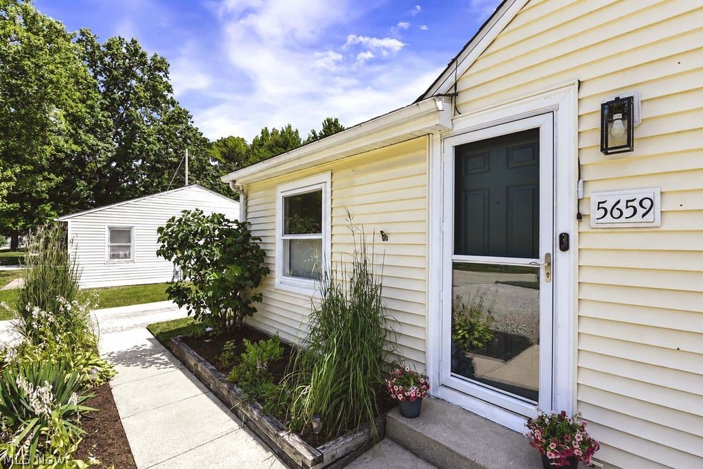 5659 Pleasant Street North Ridgeville OH 44039