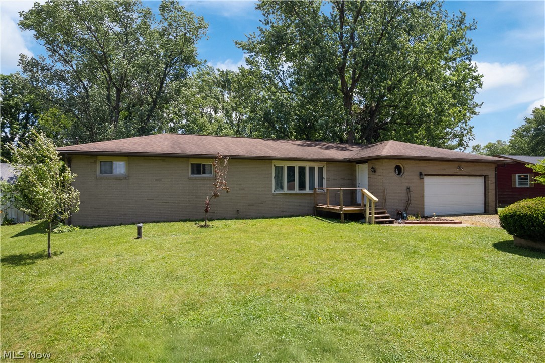 12780 Jamestown Avenue NW Uniontown OH 44685