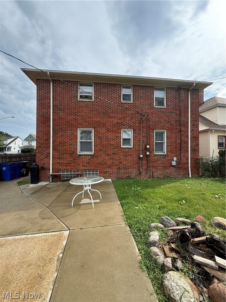 16727 Grovewood Avenue Cleveland OH 44110