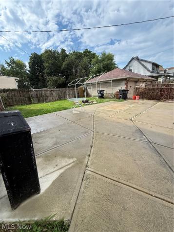 16727 Grovewood Avenue Cleveland OH 44110