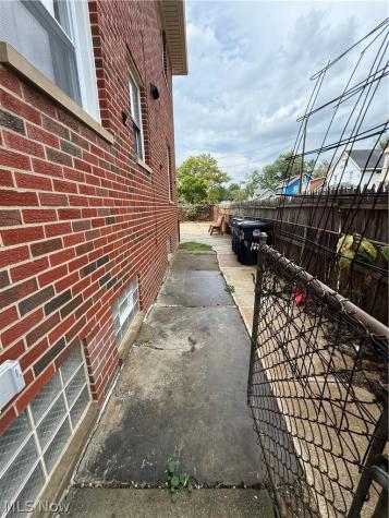 16727 Grovewood Avenue Cleveland OH 44110