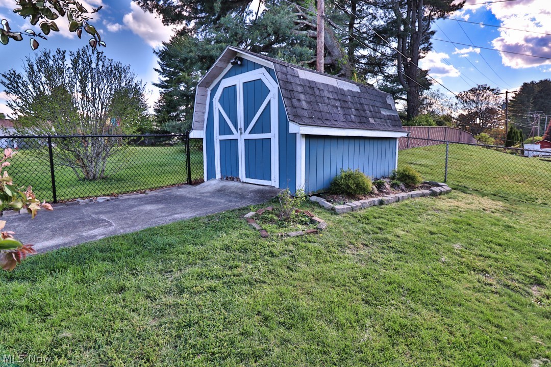 1321 Moccasin Lane Coshocton OH 43812