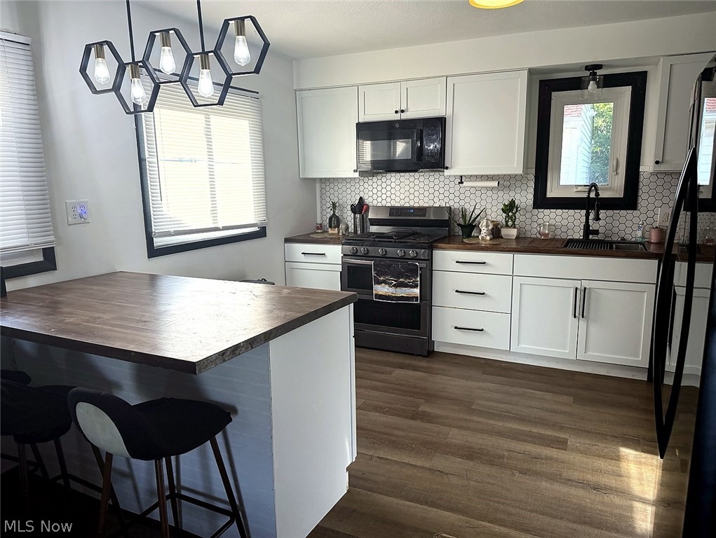4343 Brockley Avenue Sheffield Lake OH 44054