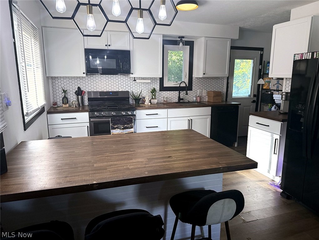 4343 Brockley Avenue Sheffield Lake OH 44054