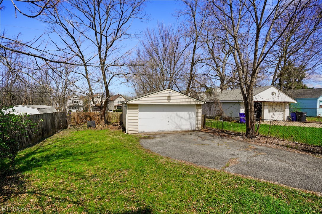 8805 Jeffries Avenue Cleveland OH 44105