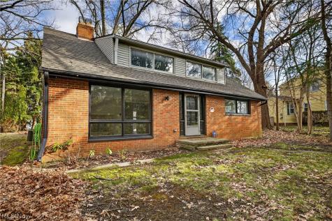19871 Upper Valley Drive Euclid OH 44117