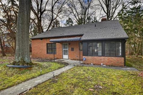 19871 Upper Valley Drive Euclid OH 44117