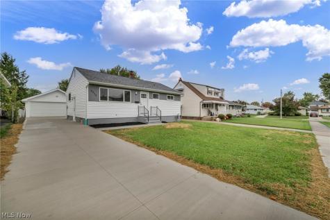 6330 Stonecrest Drive Brook Park OH 44142