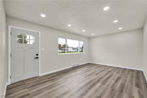 6330 Stonecrest Drive Brook Park OH 44142