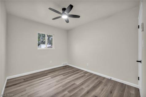 6330 Stonecrest Drive Brook Park OH 44142