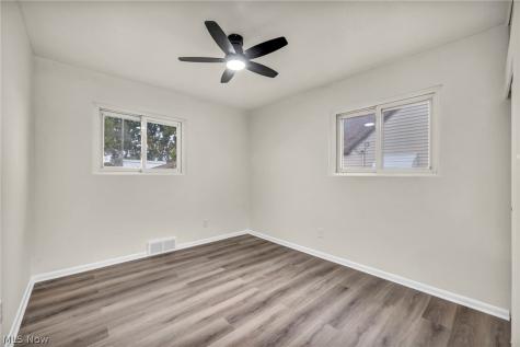 6330 Stonecrest Drive Brook Park OH 44142