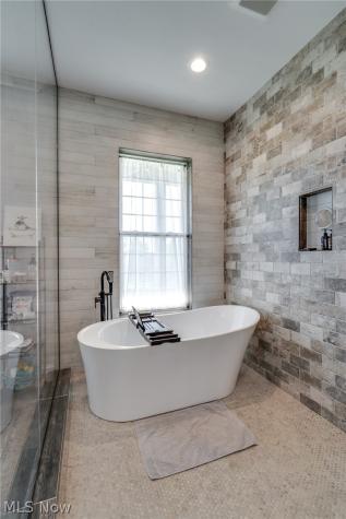 14993 Millersburg Road SW Navarre OH 44662