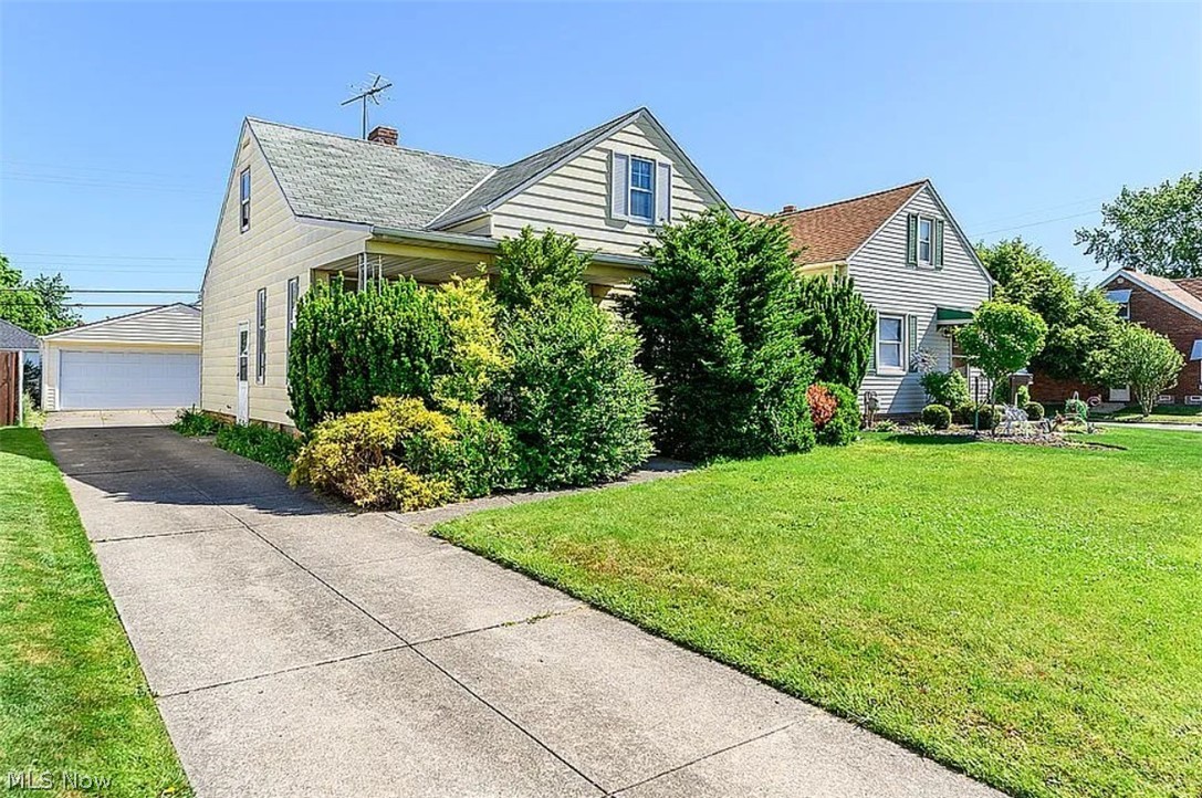 6008 Charles Avenue Parma OH 44129