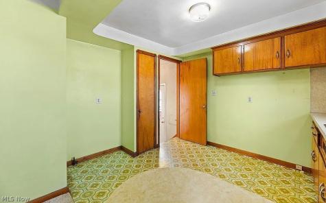6008 Charles Avenue Parma OH 44129