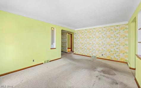 6008 Charles Avenue Parma OH 44129