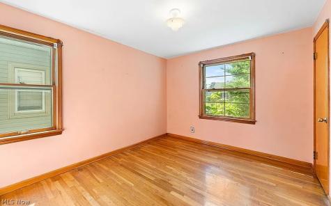 6008 Charles Avenue Parma OH 44129