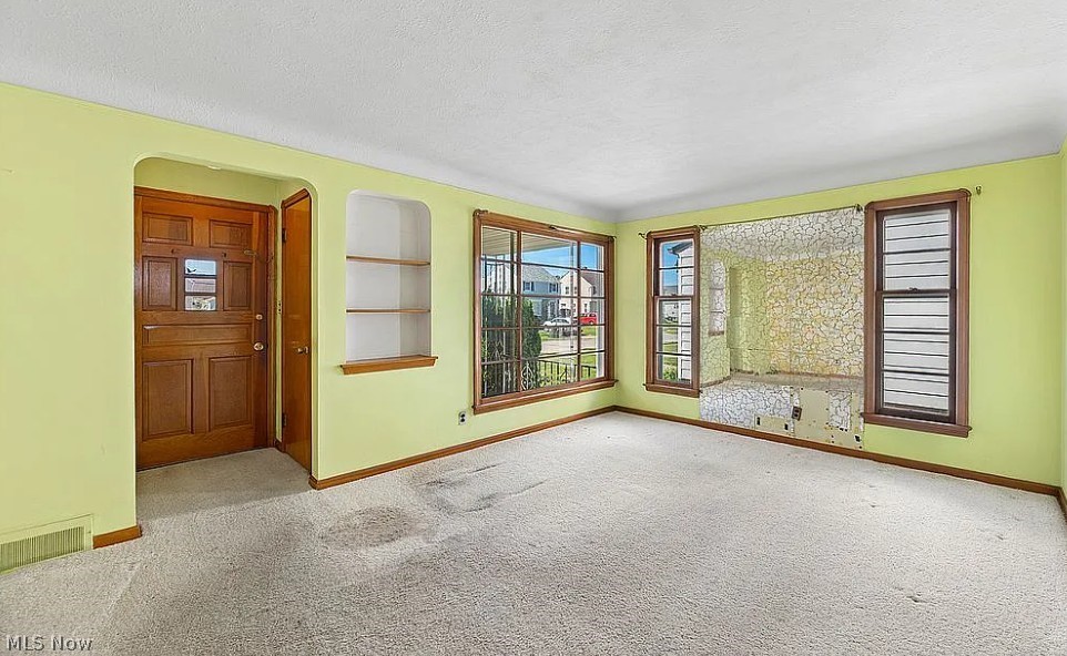 6008 Charles Avenue Parma OH 44129