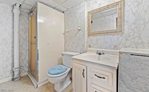 6008 Charles Avenue Parma OH 44129