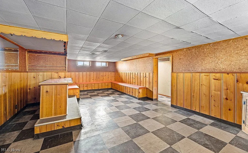 6008 Charles Avenue Parma OH 44129