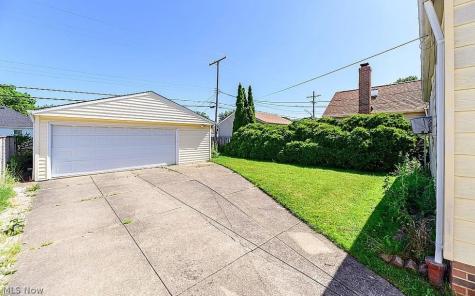 6008 Charles Avenue Parma OH 44129