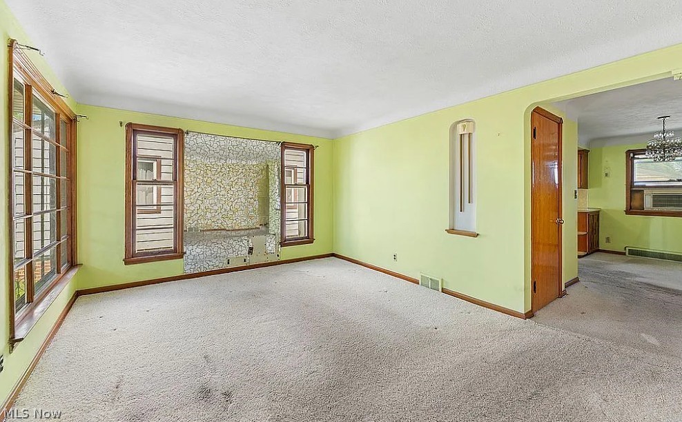 6008 Charles Avenue Parma OH 44129