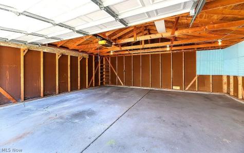 6008 Charles Avenue Parma OH 44129