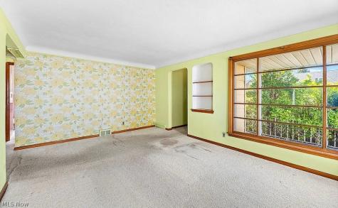 6008 Charles Avenue Parma OH 44129